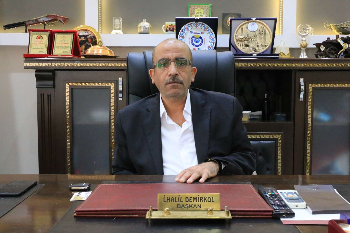 Şanlıurfa Kuyumcular Odası Başkanı Demirkol: "Sahte altın konusunda endişeye gerek yok" Şanlıurfa Kuyumcular Odası Başkanı Demirkol: "Sahte altın konusunda endişeye gerek yok"